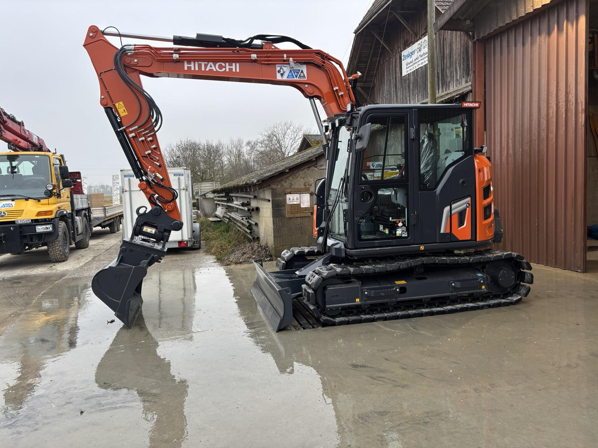 Mathys Bau Walperswil Baumaschinen Vermietung Baumaschinenvermietung Bagger Walze Vibroplatte Grabenstampfer Fugenschneider Berner Seeland Schweiz