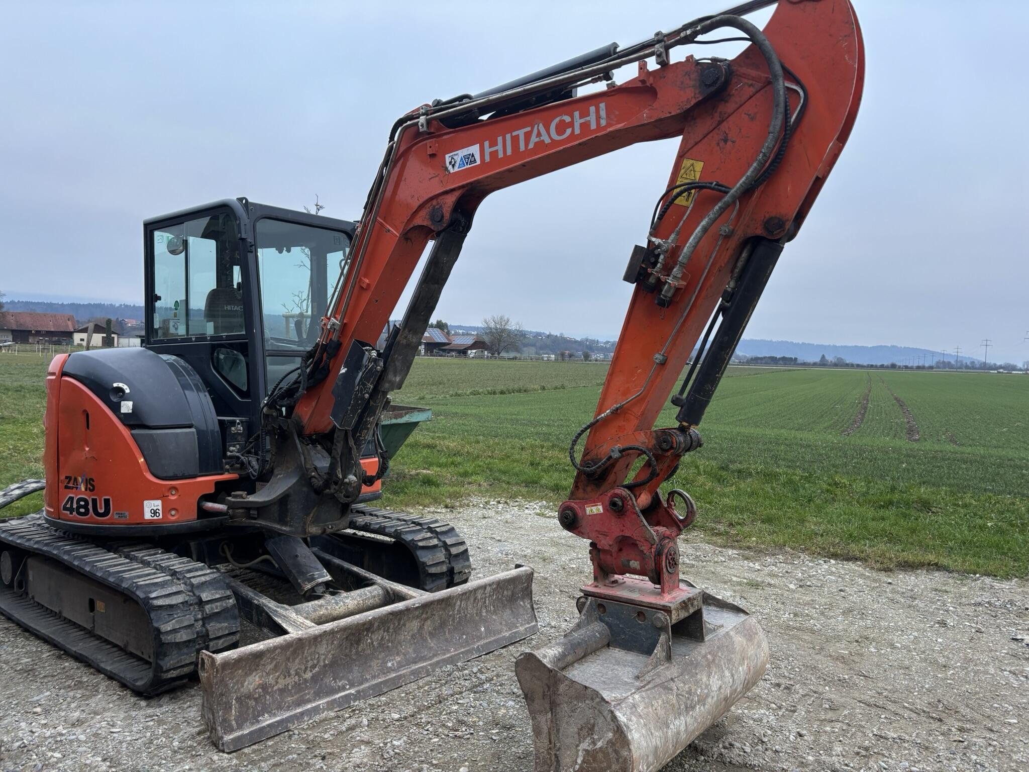 Mathys Bau Walperswil Baumaschinen Vermietung Baumaschinenvermietung Bagger Walze Vibroplatte Grabenstampfer Fugenschneider Berner Seeland Schweiz