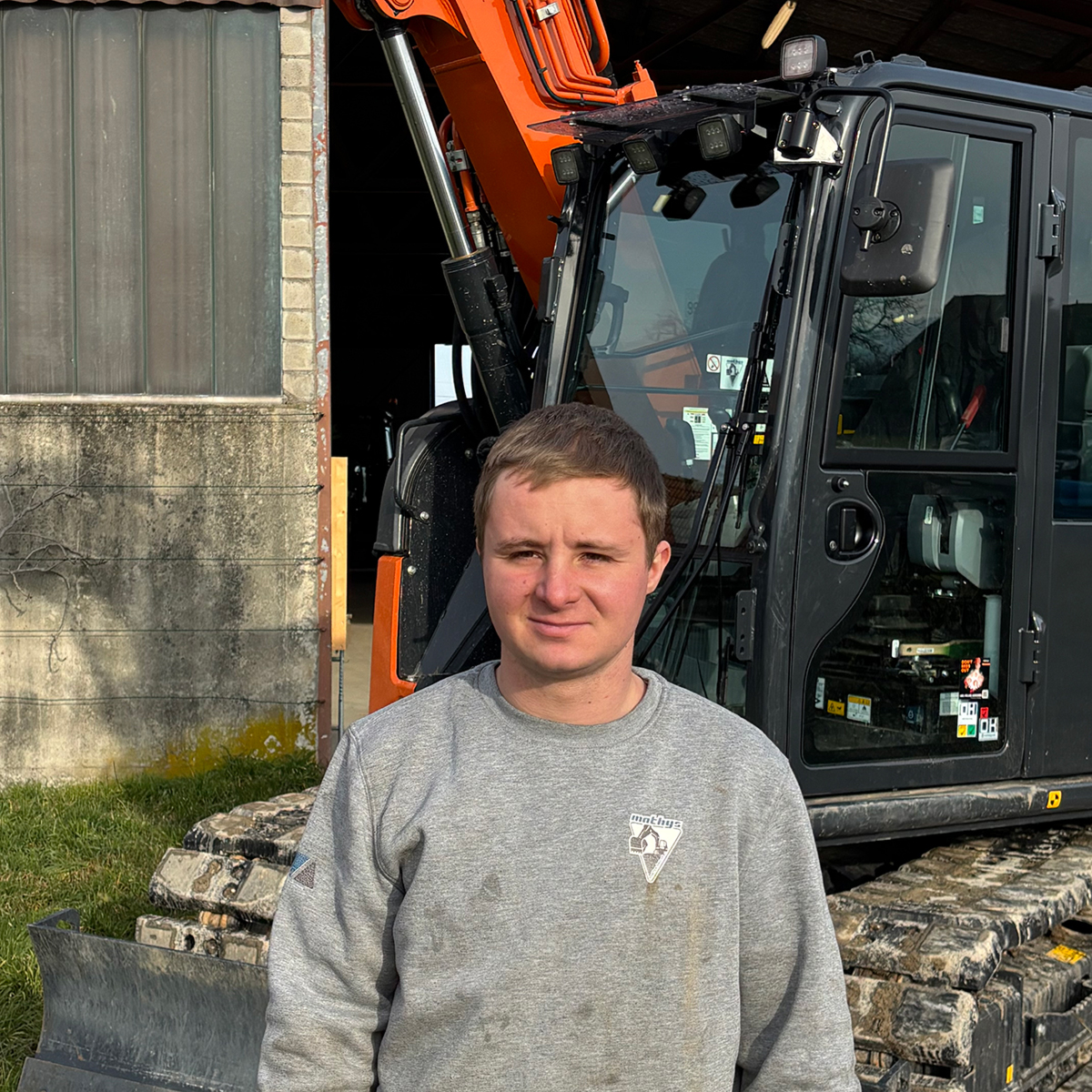 Mathys Bau Walperswil Grund- und Tiefbau Baumaschinenvermietung Grundwasserfassung Kommunalarbeiten Baufirma Bauprojekt Berner Seeland Schweiz Team